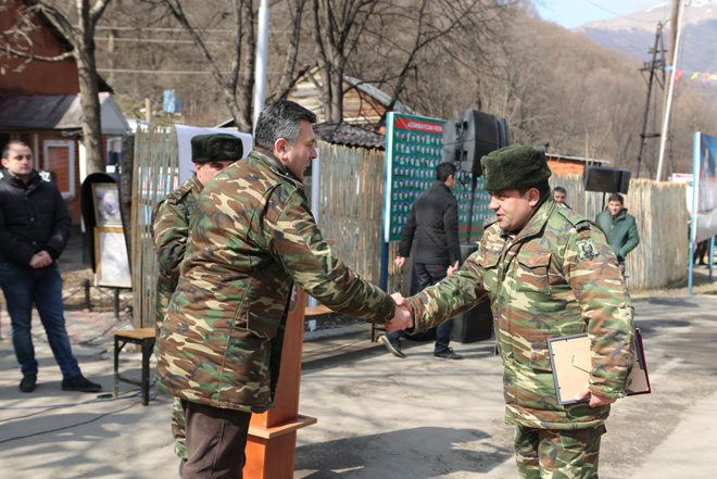 Gənclər Fondu Novruz bayramı münasibətilə əsgərləri təbrik edib (FOTO)