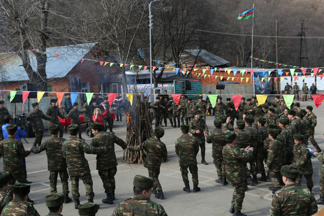 Gənclər Fondu Novruz bayramı münasibətilə əsgərləri təbrik edib (FOTO)