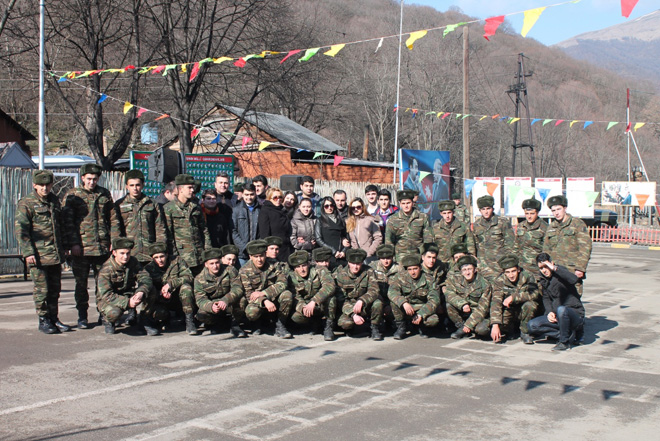 Gənclər Fondu Novruz bayramı münasibətilə əsgərləri təbrik edib (FOTO)