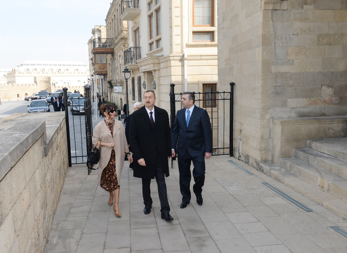 Prezident İlham Əliyev və xanımı Şirvanşahlar Sarayı Kompleksində yeni yaradılmış muzey ekspozisiyası ilə tanış olublar (FOTO)