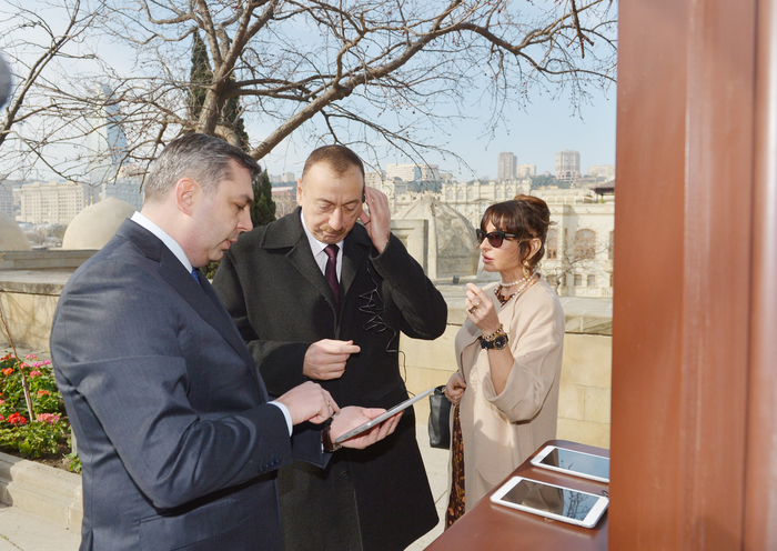 Prezident İlham Əliyev və xanımı Şirvanşahlar Sarayı Kompleksində yeni yaradılmış muzey ekspozisiyası ilə tanış olublar (FOTO)