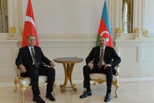 Prezident İlham Əliyevin Türkiyənin Baş naziri Rəcəb Tayyib Ərdoğanla təkbətək görüşü olub (FOTO)