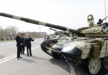 Prezident İlham Əliyev Naxçıvan MR-in hərbi hissələrinə daxil olan yeni texnika və silahlara baxıb (FOTO)
