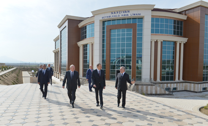 Prezident İlham Əliyev Naxçıvan Beynəlxalq Hava Limanının yeni inzibati binasının açılışında iştirak edib (FOTO)