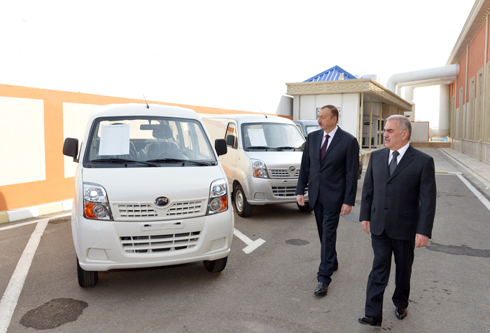 İlham Əliyev Naxçıvan Biznes Mərkəzində yaradılan şəraitlə tanış olub (FOTO)