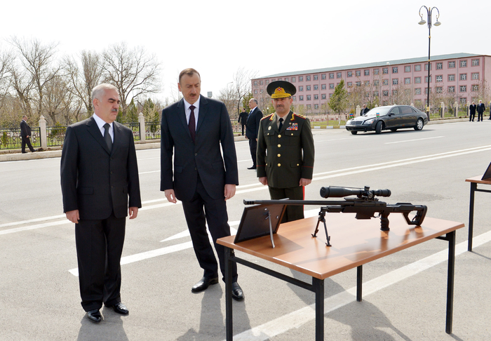 Prezident İlham Əliyev Naxçıvan MR-in hərbi hissələrinə daxil olan yeni texnika və silahlara baxıb (FOTO)