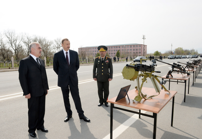 Prezident İlham Əliyev Naxçıvan MR-in hərbi hissələrinə daxil olan yeni texnika və silahlara baxıb (FOTO)