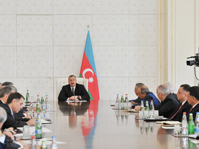 Prezident İlham Əliyevin sədrliyi ilə Nazirlər Kabinetinin ilin birinci rübünün yekunlarına dair iclas keçirilib (FOTO)