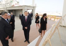 Prezident İlham Əliyev və xanımı Bakıda tikilən Su İdmanı Sarayında inşaat işlərinin gedişi ilə tanış olublar (FOTO)