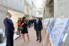 Prezident İlham Əliyev və xanımı Bakıda tikilən Su İdmanı Sarayında inşaat işlərinin gedişi ilə tanış olublar (FOTO)