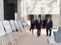 Prezident İlham Əliyev və xanımı Bakıda tikilən Su İdmanı Sarayında inşaat işlərinin gedişi ilə tanış olublar (FOTO)