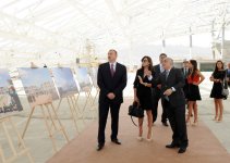 Prezident İlham Əliyev və xanımı Bakıda tikilən Su İdmanı Sarayında inşaat işlərinin gedişi ilə tanış olublar (FOTO)