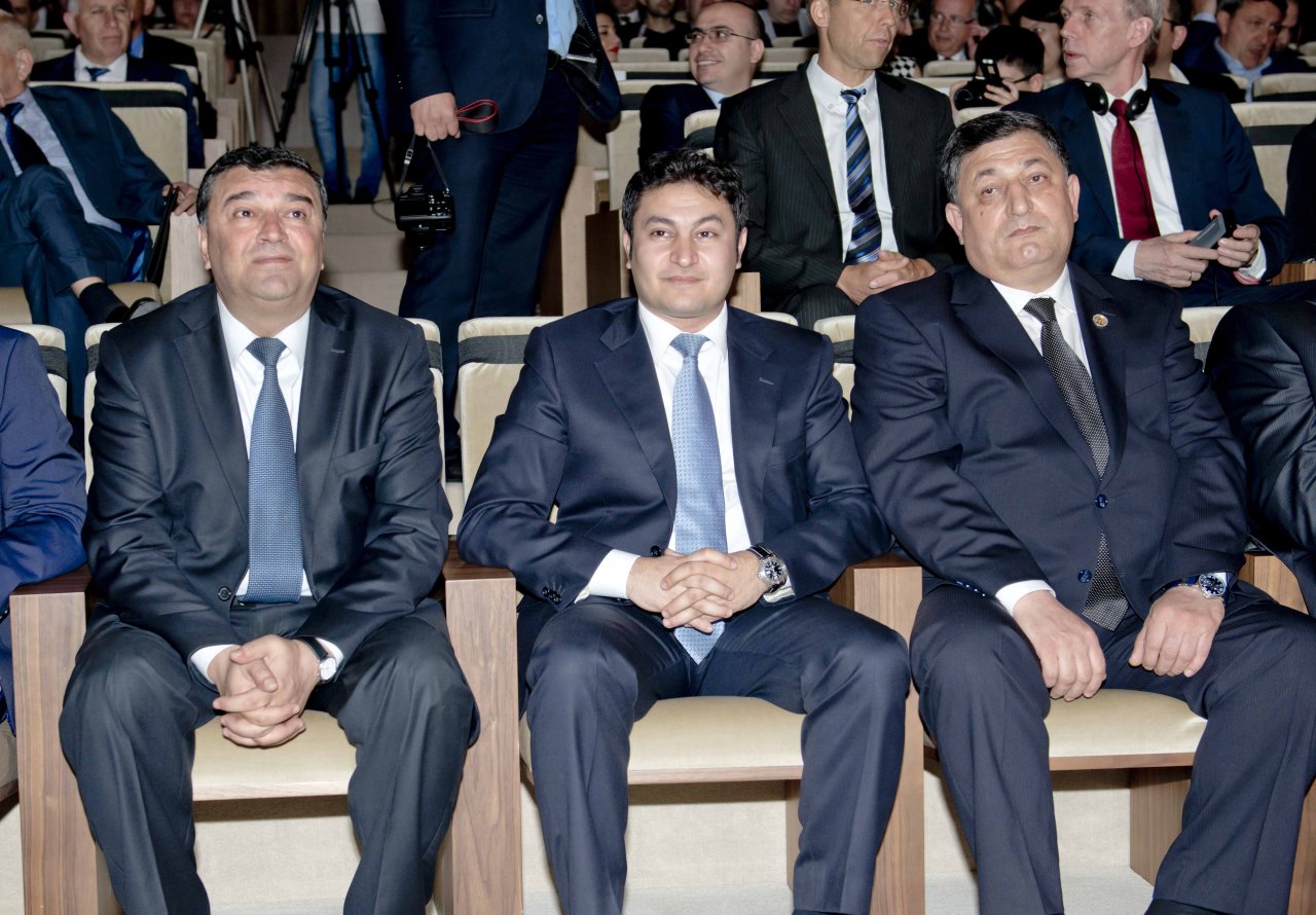 Vüqar Həşimovun xatirəsinə həsr olunmuş beynəlxalq şahmat turnirinin ilk turunda çətin oyun (FOTO)