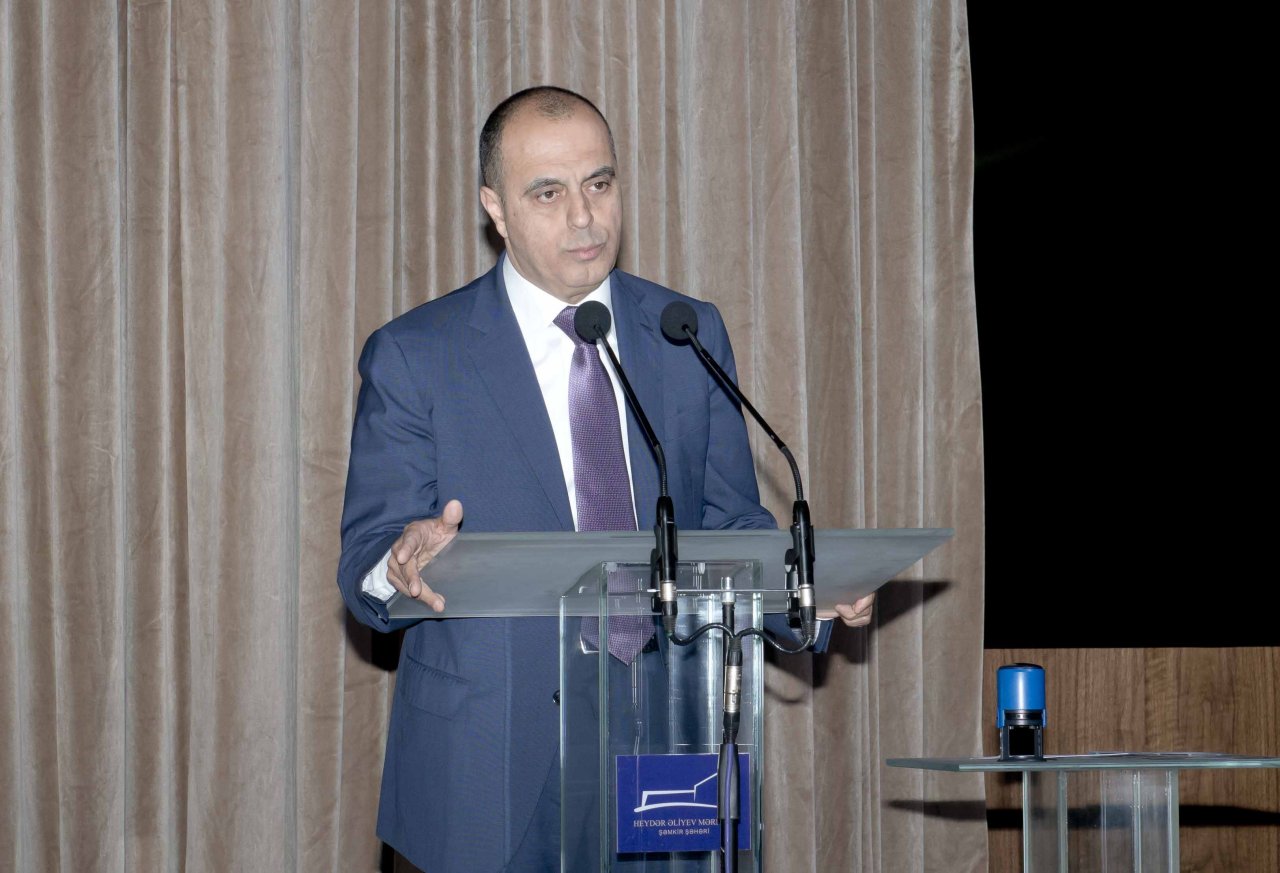 Vüqar Həşimovun xatirəsinə həsr olunmuş beynəlxalq şahmat turnirinin ilk turunda çətin oyun (FOTO)