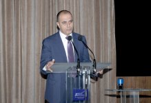 Vüqar Həşimovun xatirəsinə həsr olunmuş beynəlxalq şahmat turnirinin ilk turunda çətin oyun (FOTO)
