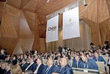 Vüqar Həşimovun xatirəsinə həsr olunmuş beynəlxalq şahmat turnirinin ilk turunda çətin oyun (FOTO)