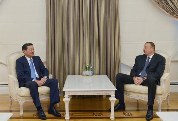 İlham Əliyev Qazaxıstanın müdafiə nazirini qəbul edib