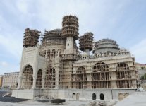 İlham Əliyev Bakıda tikilən yeni məscid kompleksində aparılan inşaat işlərinin gedişi ilə tanış olub (FOTO)