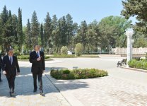 Azərbaycan Prezidenti Ağdaşda Heydər Əliyev parkında aparılan yenidənqurma işləri ilə tanış olub (FOTO)