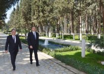 Azərbaycan Prezidenti Ağdaşda Heydər Əliyev parkında aparılan yenidənqurma işləri ilə tanış olub (FOTO)