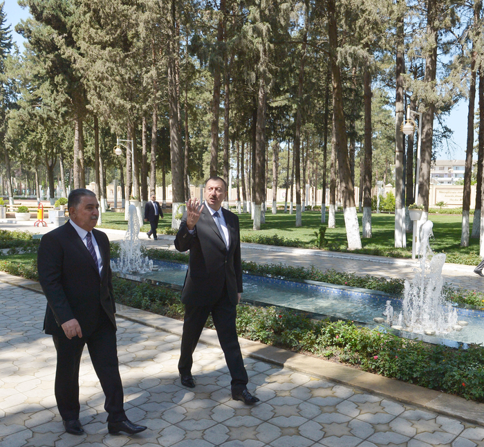 Azərbaycan Prezidenti Ağdaşda Heydər Əliyev parkında aparılan yenidənqurma işləri ilə tanış olub (FOTO)