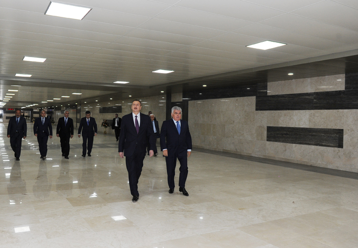 Prezident İlham Əliyev Heydər Əliyev prospektində avtomobillər və piyadalar üçün yeni tikilmiş yeraltı keçidin açılışında iştirak edib  (FOTO)