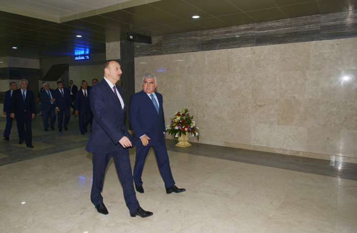 Prezident İlham Əliyev Heydər Əliyev prospektində avtomobillər və piyadalar üçün yeni tikilmiş yeraltı keçidin açılışında iştirak edib  (FOTO)