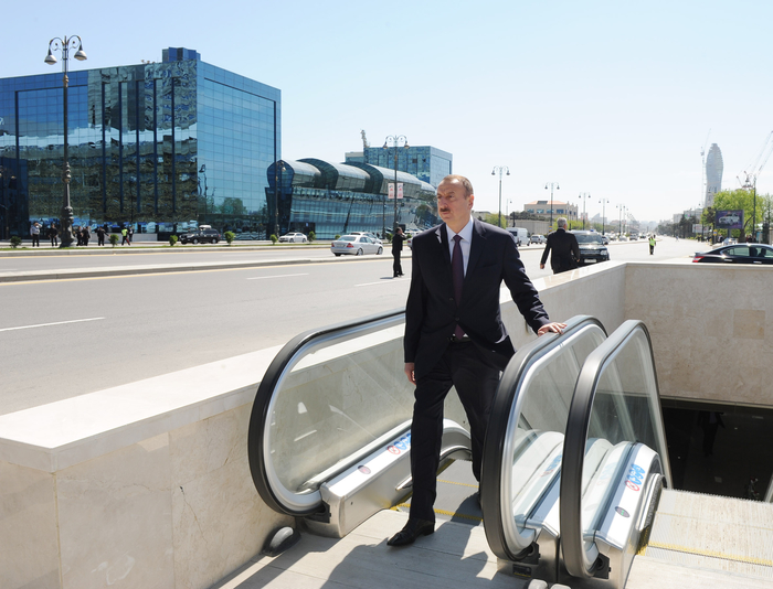 Prezident İlham Əliyev Heydər Əliyev prospektində avtomobillər və piyadalar üçün yeni tikilmiş yeraltı keçidin açılışında iştirak edib  (FOTO)