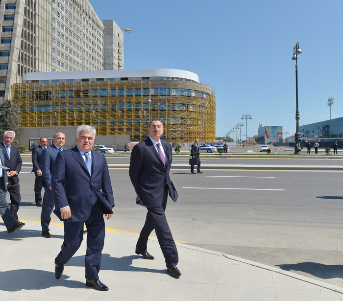 Prezident İlham Əliyev Heydər Əliyev prospektində avtomobillər və piyadalar üçün yeni tikilmiş yeraltı keçidin açılışında iştirak edib  (FOTO)