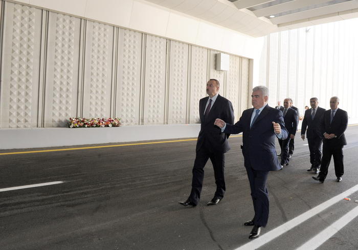 Prezident İlham Əliyev Heydər Əliyev prospektində avtomobillər və piyadalar üçün yeni tikilmiş yeraltı keçidin açılışında iştirak edib  (FOTO)