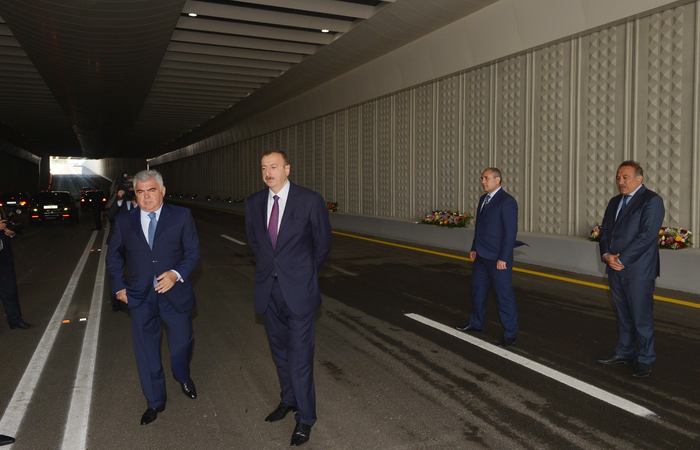 Prezident İlham Əliyev Heydər Əliyev prospektində avtomobillər və piyadalar üçün yeni tikilmiş yeraltı keçidin açılışında iştirak edib  (FOTO)