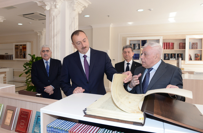 İlham Əliyev "Azərbaycan Milli Ensiklopediyası" Elmi Mərkəzinin yeni binasının açılışında iştirak edib (FOTO)