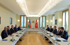 İlham Əliyev Abdullah Gül ilə görüşüb