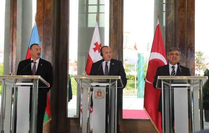 Prezident İlham Əliyev: Tbilisidə sərgilənən birlik dünya miqyasında unikal xarakter daşıyır (FOTO)