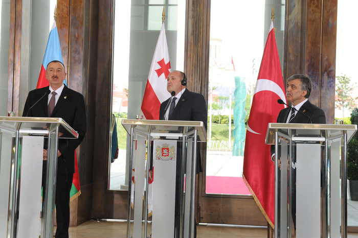 Prezident İlham Əliyev: Tbilisidə sərgilənən birlik dünya miqyasında unikal xarakter daşıyır (FOTO)