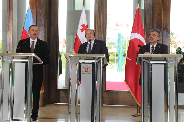 Prezident İlham Əliyev: Tbilisidə sərgilənən birlik dünya miqyasında unikal xarakter daşıyır (FOTO)