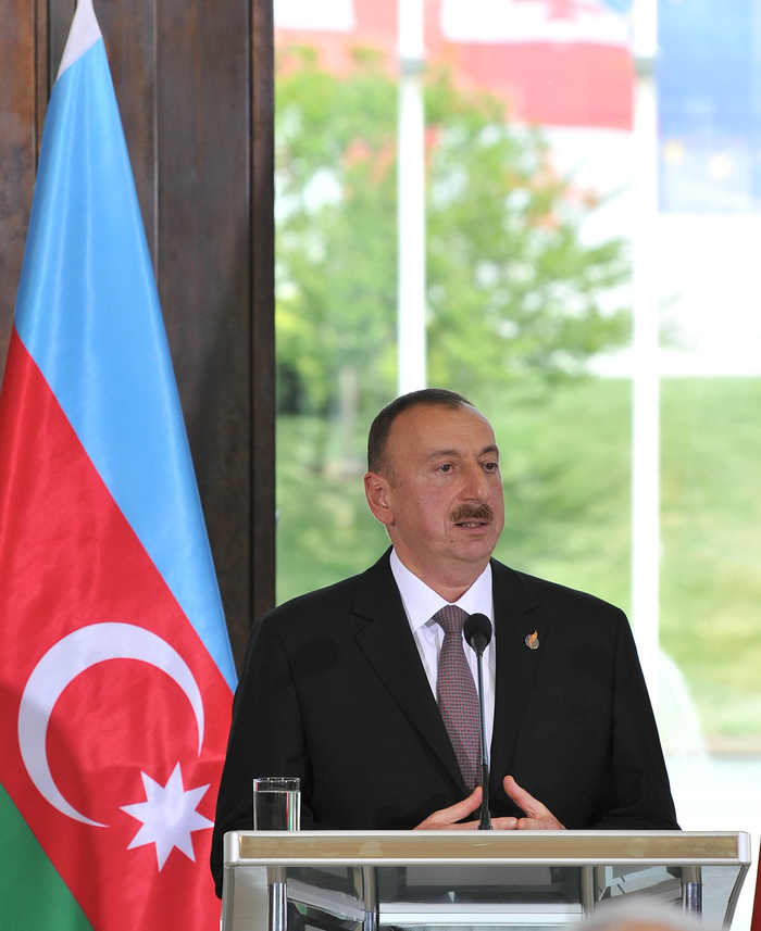 Prezident İlham Əliyev: Tbilisidə sərgilənən birlik dünya miqyasında unikal xarakter daşıyır (FOTO)