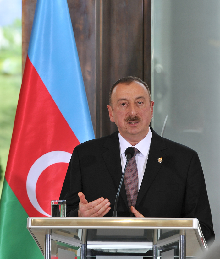 Prezident İlham Əliyev: Tbilisidə sərgilənən birlik dünya miqyasında unikal xarakter daşıyır (FOTO)