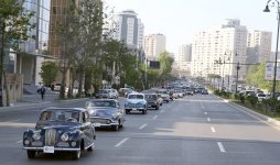 Ümummilli lider Heydər Əliyevin anadan olmasının 91-ci ildönümü ilə əlaqədar Bakıda klassik avtomobillərin yürüşü keçirilmişdir (FOTO)