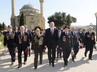 İlham Əliyev: Azərbaycanda veteranlara böyük diqqət və qayğı göstərilir (ƏLAVƏ OLUNUB) (FOTO)