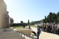 İlham Əliyev: Azərbaycanda veteranlara böyük diqqət və qayğı göstərilir (ƏLAVƏ OLUNUB) (FOTO)