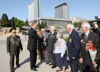İlham Əliyev: Azərbaycanda veteranlara böyük diqqət və qayğı göstərilir (ƏLAVƏ OLUNUB) (FOTO)