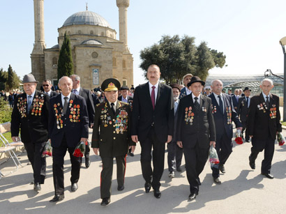 İlham Əliyev: Azərbaycanda veteranlara böyük diqqət və qayğı göstərilir (ƏLAVƏ OLUNUB) (FOTO)