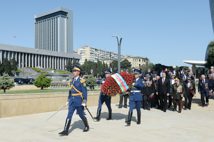 İlham Əliyev: Azərbaycanda veteranlara böyük diqqət və qayğı göstərilir (ƏLAVƏ OLUNUB) (FOTO)