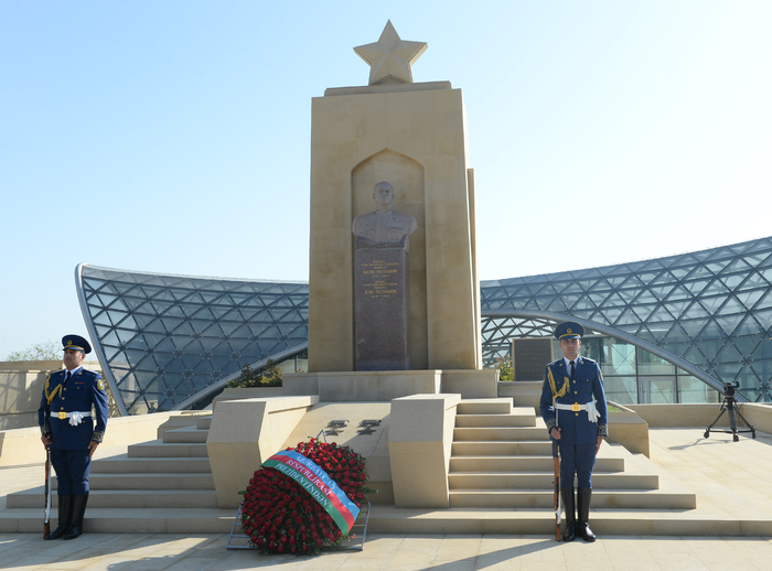 İlham Əliyev: Azərbaycanda veteranlara böyük diqqət və qayğı göstərilir (ƏLAVƏ OLUNUB) (FOTO)