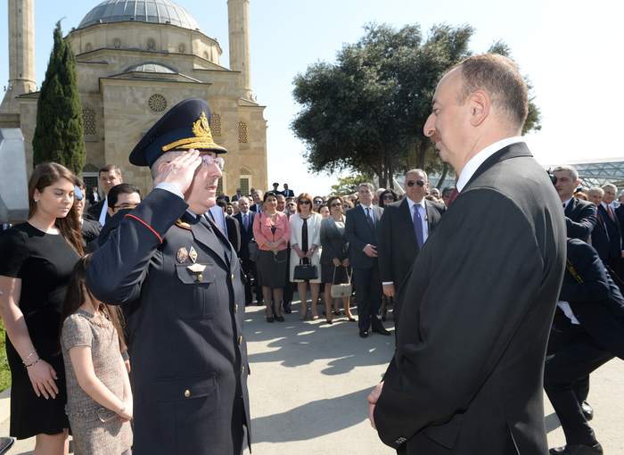 İlham Əliyev: Azərbaycanda veteranlara böyük diqqət və qayğı göstərilir (ƏLAVƏ OLUNUB) (FOTO)
