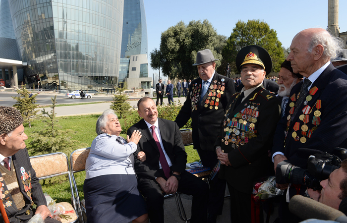 İlham Əliyev: Azərbaycanda veteranlara böyük diqqət və qayğı göstərilir (ƏLAVƏ OLUNUB) (FOTO)