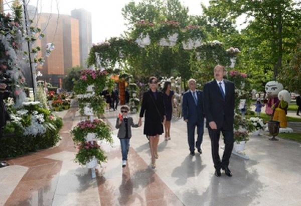 Prezident İlham Əliyev və xanımı Gül bayramında iştirak ediblər (FOTO)