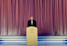 Prezident İlham Əliyev və xanımı Mehriban Əliyeva ümummilli liderin anadan olmasının 91-ci ildönümünə və Heydər Əliyev Fondunun 10 illik yubileyinə həsr olunmuş təntənəli mərasimdə iştirak ediblər (FOTO)
