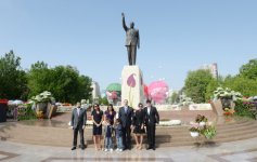 Prezident İlham Əliyev və xanımı Gül bayramında iştirak ediblər (FOTO)